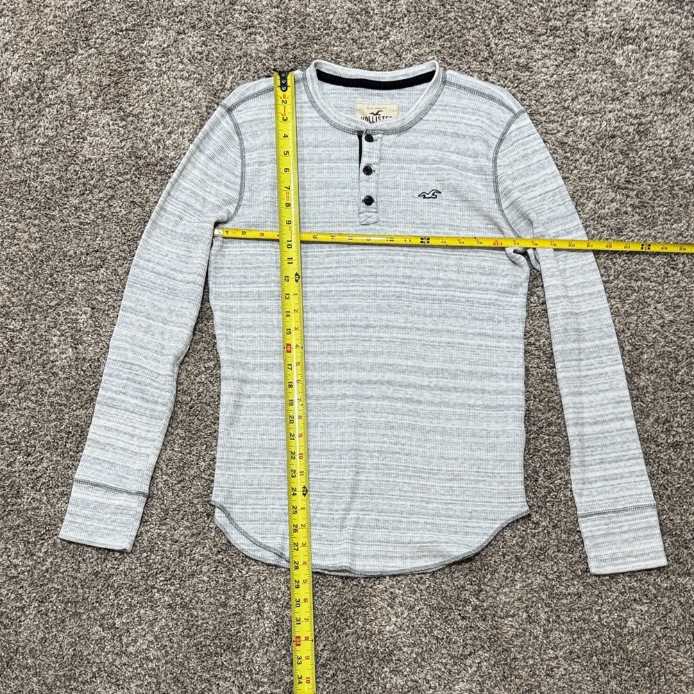 Hollister Men’s Thermal Gray Long Sleeve Henley Shirt Medium
